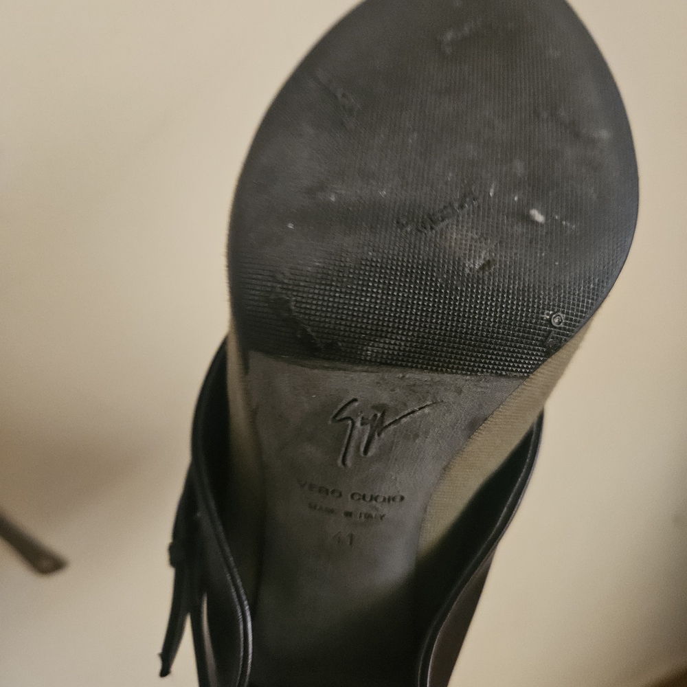Giuseppe Zanotti Black and Olive Buckled Boots, Size 41 - Picture 6 of 6